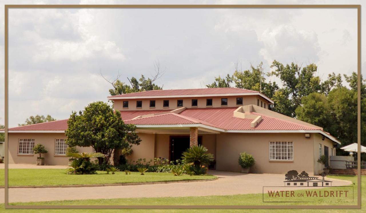 Water On Waldrift Guesthouse Vereeniging Exterior foto